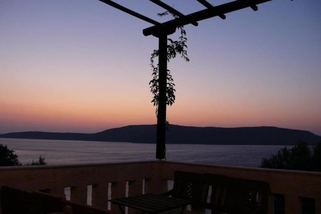 Villa With Breathtaking Views And Private Beach Agios Dimitrios  Dış mekan fotoğraf